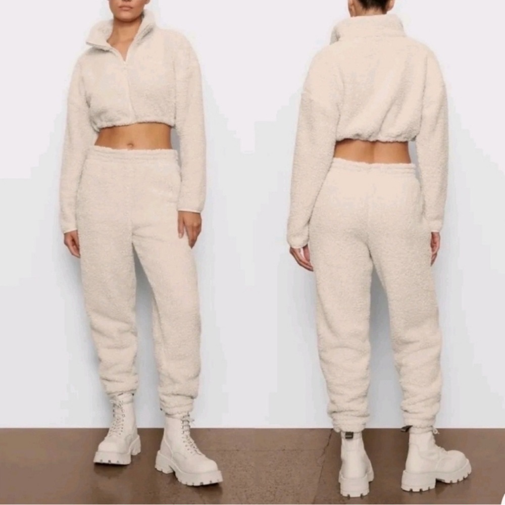 NWT SKIMS Sherpa Jogger in Bone Cozy Loungewear Pants sz Large